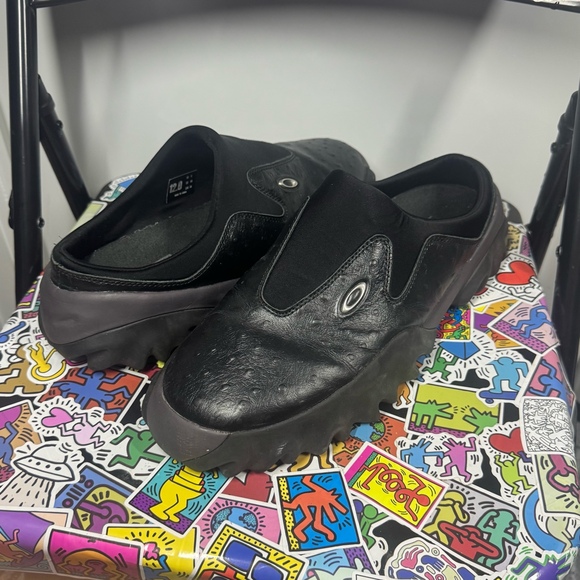 Oakley Software Black Ostrich Leather Flesh Sole Mules